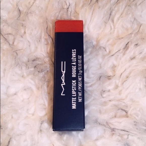 MAC Chili Lipstick - Picture 5 of 5